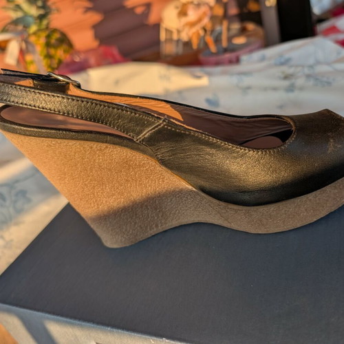 Wall Street black slingback peep-toe platform sandals like new, size 36