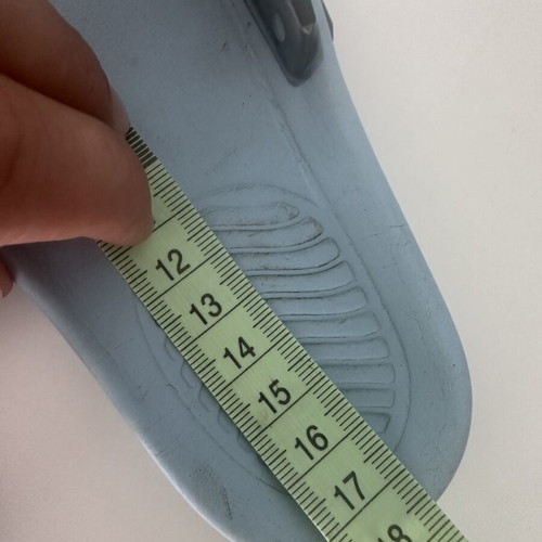 Arena kids' slippers size 26 used, turquoise