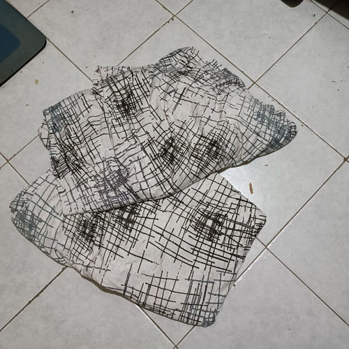 Elastic sofa covers with geometric pattern like new, separate sale