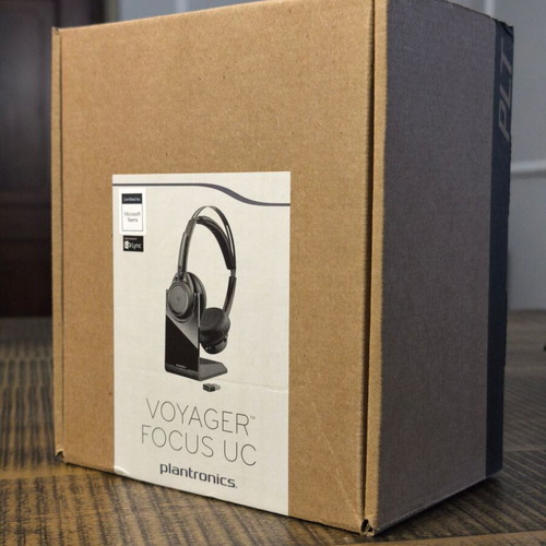 Plantronics Voyager Focus UC B825-M Bluetooth ANC headset like new