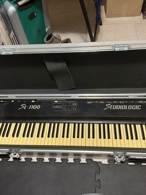 Studiologic Fatar SL-1100 Midi keyboard μεταχειρισμένο, 88 πλήκτρα, πετάλι