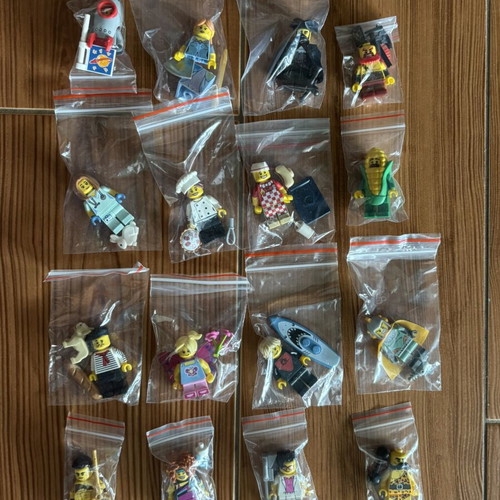Collectible Minifigure Series 17 complete set of 16