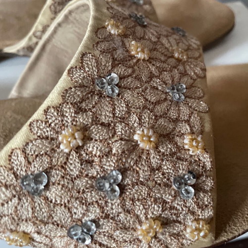 NV vintage slippers like new with embroidered flowers and rhinestones