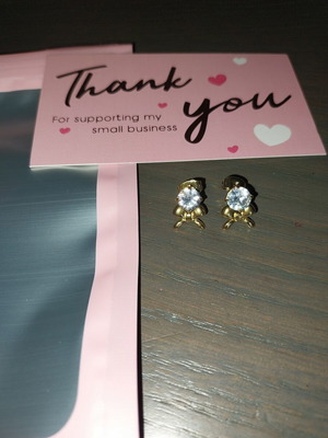 Earrings new, gold color