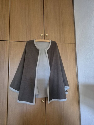 Short cape like new, beige and brown