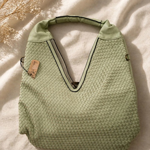 Attrattivo shoulder bag, light green