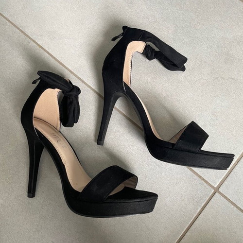 High heel shoes Diamantique brand new, size 37, black