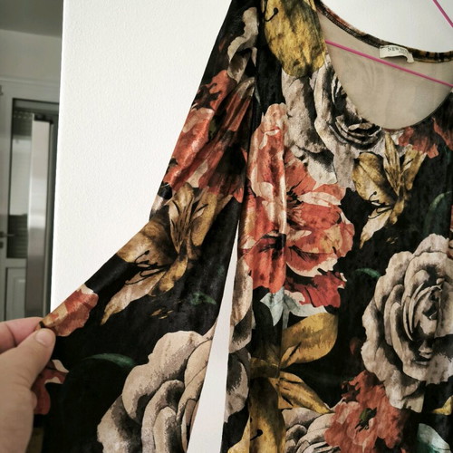 Floral dress new, short long-sleeve, velvet texture, one size