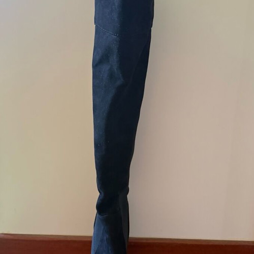 High boots black in like new condition, size 38