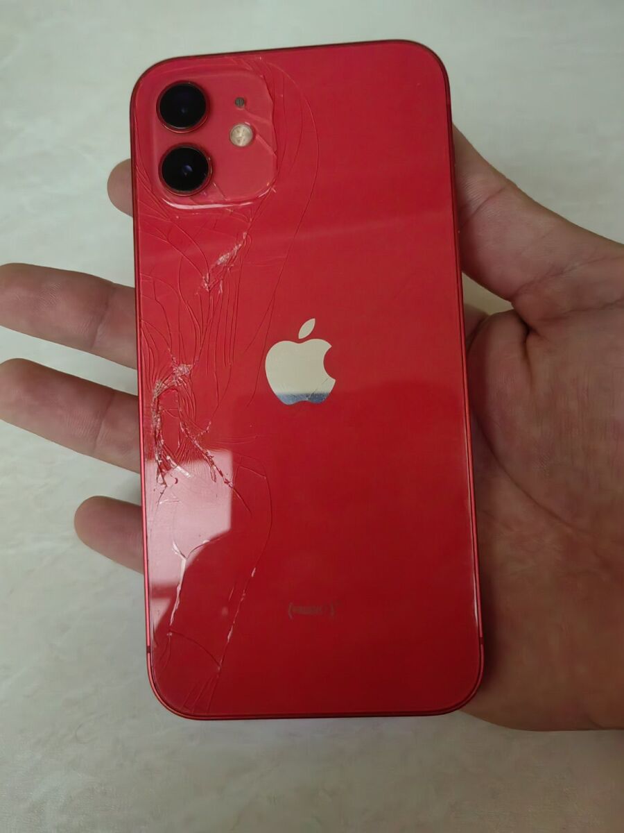 iPhone 12 червен 128GB употребяван с… - € 105,00 - Vendora.bg