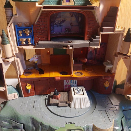 Hogwarts Castle Playset Harry Potter 2001 Mattel used collectible