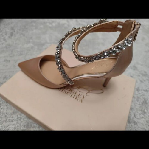 Badgley Mischka bridal shoes size 39 like new, pink sandals