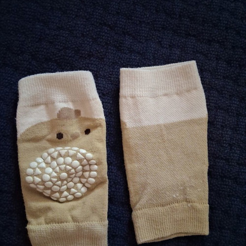 Baby knee pads like new with animal designs