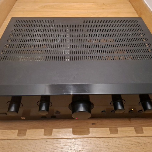 Teac A-R500 integrated amplifier like new