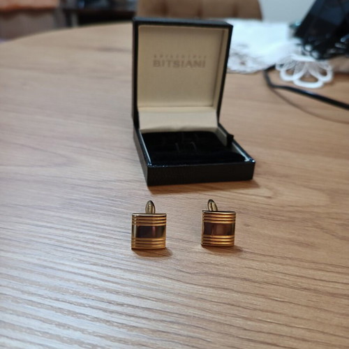 Bitsiani gold cufflinks like new