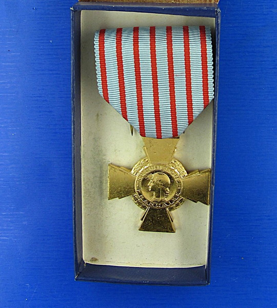 ΓΑΛΛΙΑ μετάλλιο.Combattants Cross - Croix du Combattant στο κουτί του.