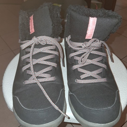 Quechua waterproof hiking shoes for snow, sizes 40-41