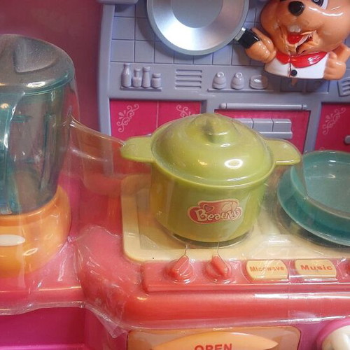 Children's Cooking Set used with lights and sounds, in original box
