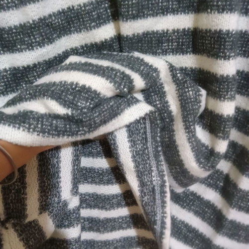 Long-sleeve wool sweater medium/large like new