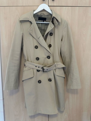Trench coat Zara medium size beige like new
