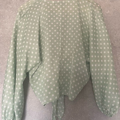 Zara women's pistachio shirt without buttons like new