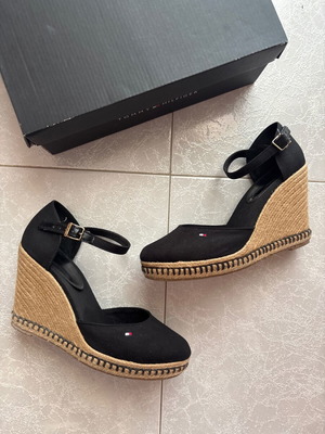 Tommy Hilfiger black espadrille wedge sandals, size 38