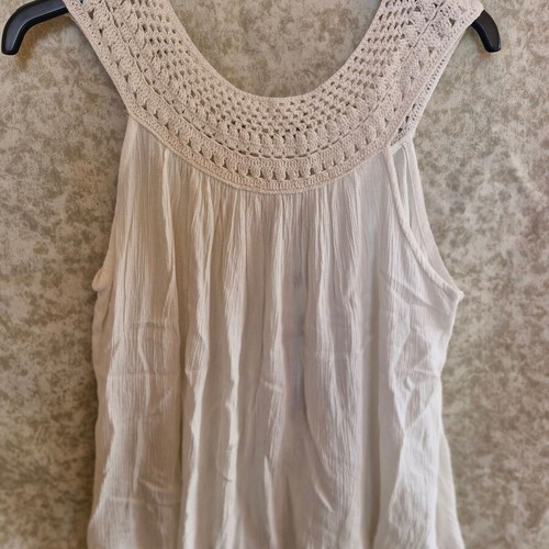 Attrattivo top new, medium size, off white with knitted detail