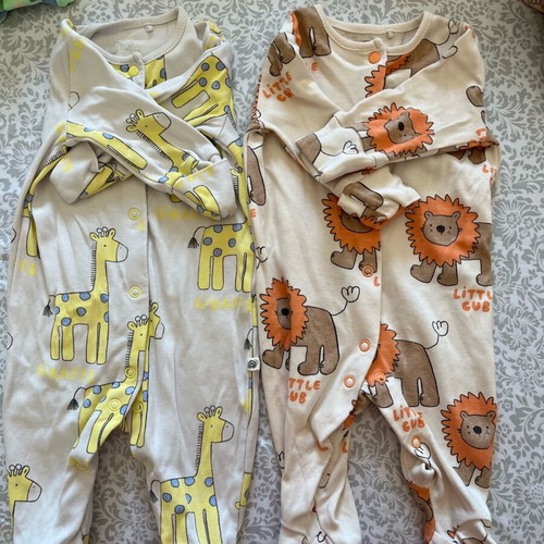 Set of 4 baby boy bodysuits up to 3M like new