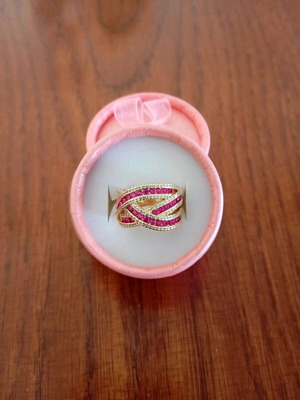 Ring gold plated with pink and gold zircon stones, size 7 new