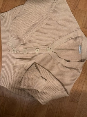 Stradivarius ζακέτα μπεζ σαν καινούργιο, μέγεθος M