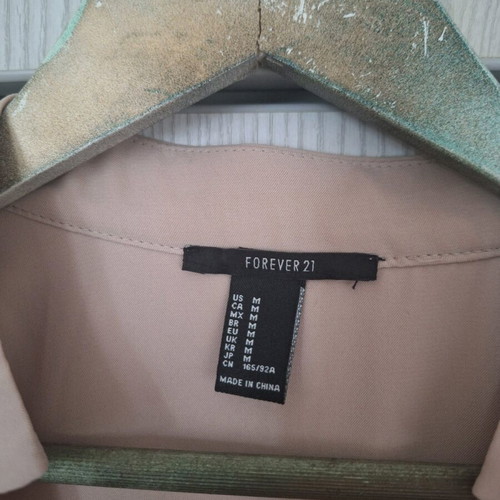 Forever 21 women's beige shirt size medium like new without buttons