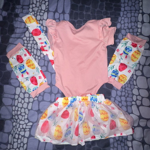 Baby clothing set 3-6 months, new, bodysuit with skirt and accessories