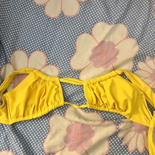 Swimwear set like new, yellow, small box style