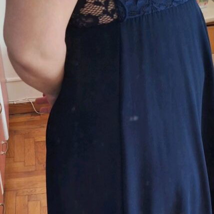 Sleeveless dress like new with back design, size L