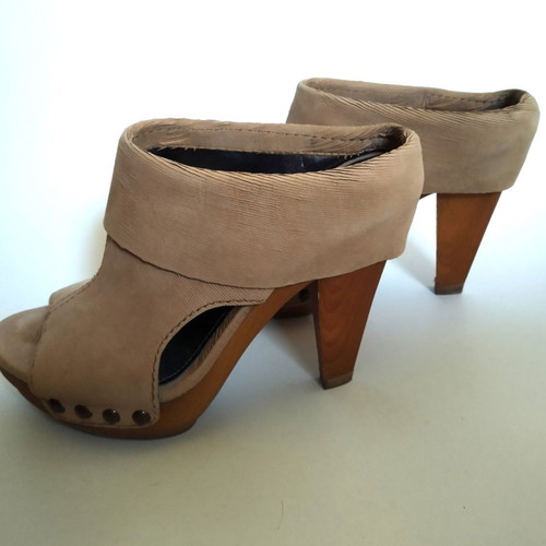 Nine West Peep Toe Mules Size 5.5 Used, Beige Brown Leather
