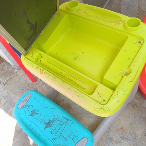Children's chair, double-sided board, table and baby desk used