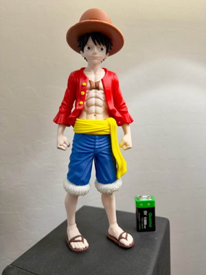 Monkey D Luffy 3D figure like new, 27cm, PLA plastic