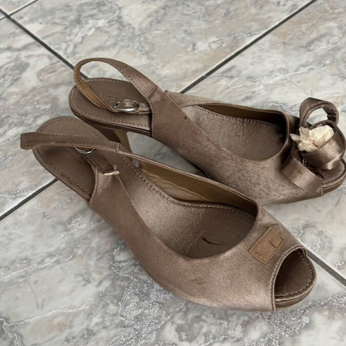 Bellucci women's heels size 38, beige brown