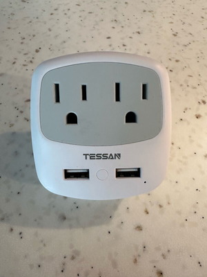 Power Converter Tessan με 2 θύρες USB και 2 αμερικανικές πρίζες καινούργιο
