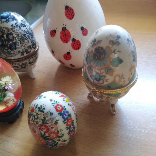 Vintage decorative egg collection like new
