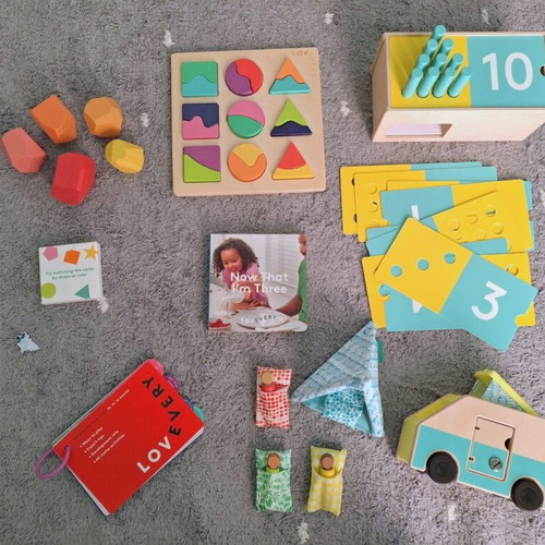 Lovevery The Free Spirit Play Kit 34-36m like new
