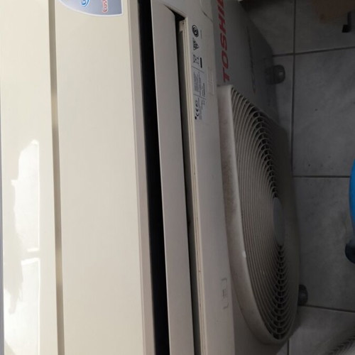 Toshiba inverter air conditioner 7,000 BTU like new
