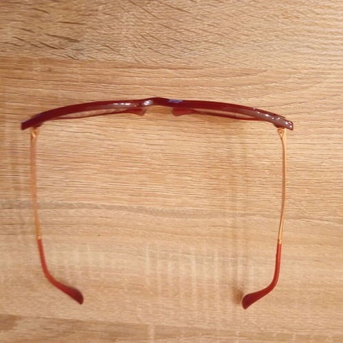Vogue 322136 sunglasses like new, red with gold details