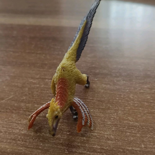 Hesperonychus elizabethae figure rare 10cm length like new