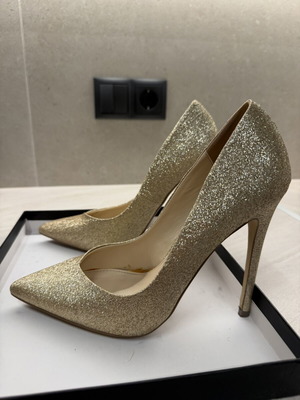 Steve Madden gold high heels like new, size 39
