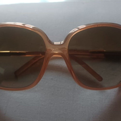 Burberry sunglasses like new, brown