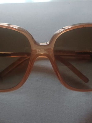 Burberry sunglasses like new, brown