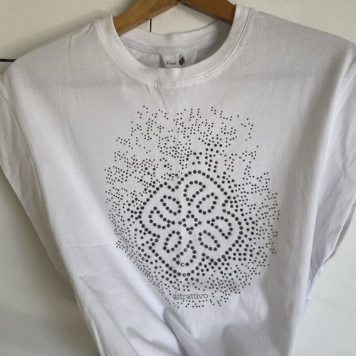 Attrattivo Oversized Lucky Charm T-shirt new, 100% cotton, size M