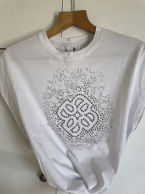 Attrattivo Oversized Lucky Charm T-shirt new, 100% cotton, size M