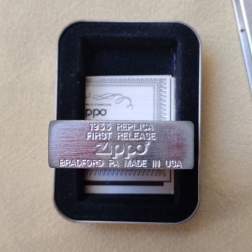 Zippo 1933 Replica First Release lighter new with box